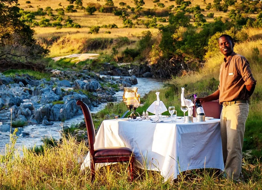 safari-in-kenya-mokoro