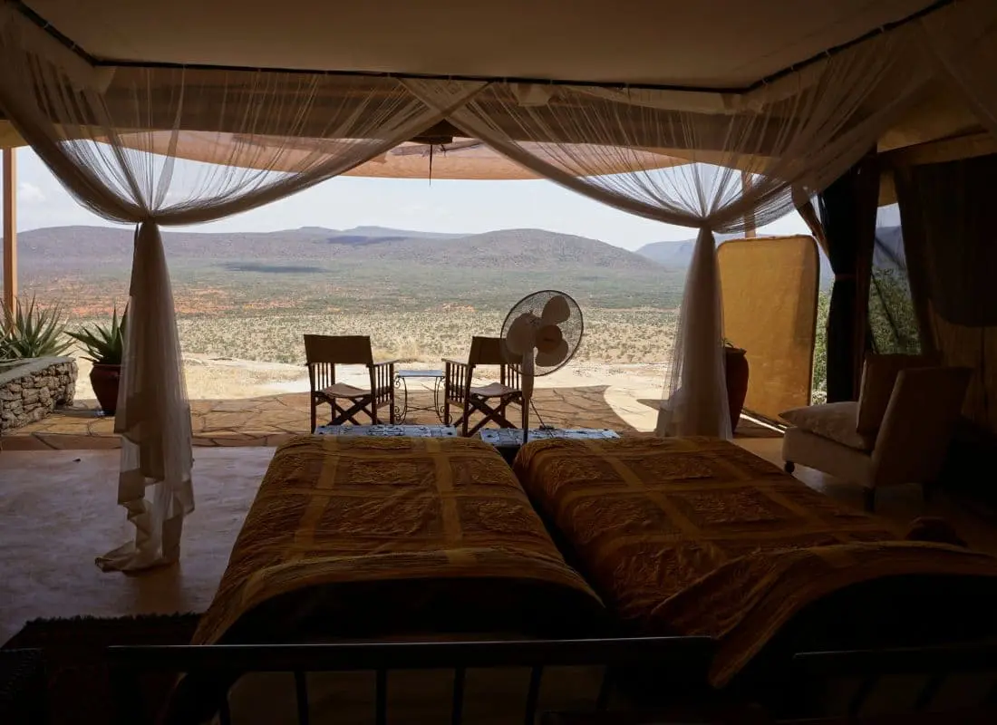 safari-in-kenya-mokoro