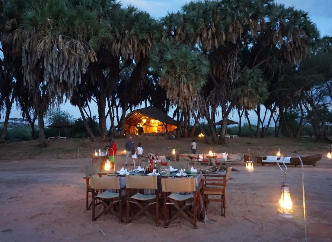 safari-in-kenya-mokoro