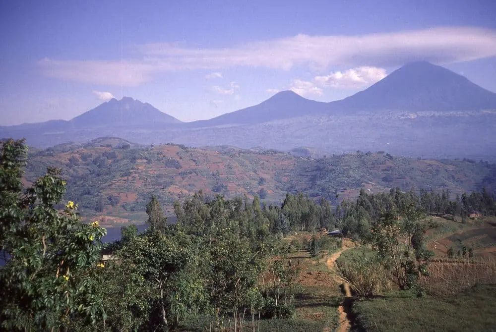 viaggi-in-ruanda-vulcani-mokoro