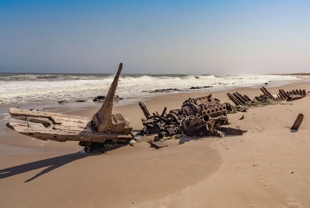 viaggi-namibia-mokoro-skeleton-coast