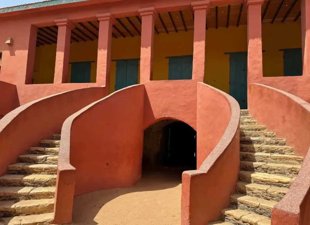 5-viaggi-in-senegal-maison-des-esclaves-mokoro