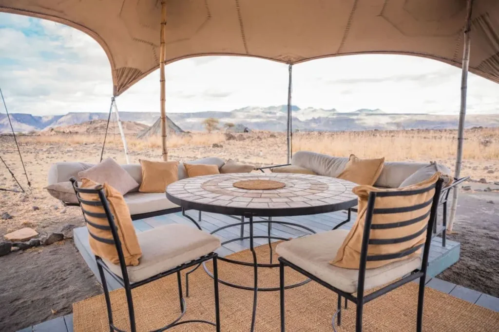 tenda-safari-tanzania-vista-savana-mokoro