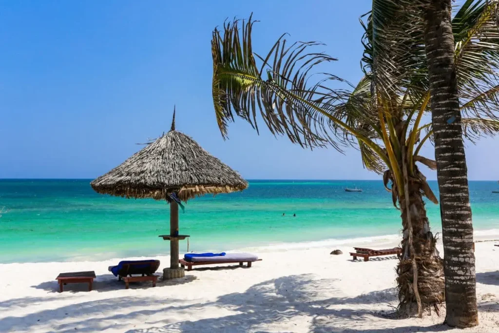 watamu-spiaggia-sabbia-bianca-oceano-indiano
